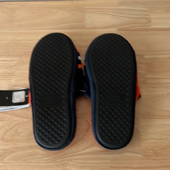 NFL | Chicago Bears Slippers - Picture 3 of 3